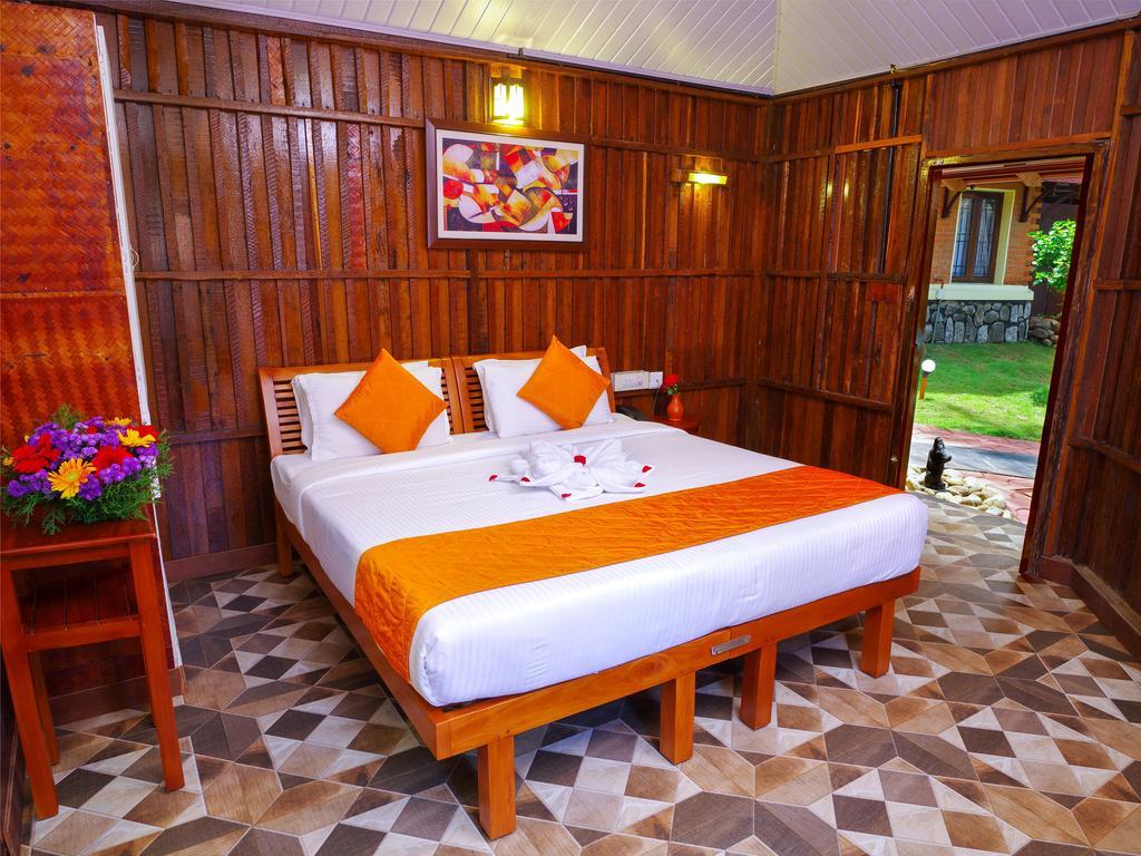 Resort Krishnatheeram Ayur Holy